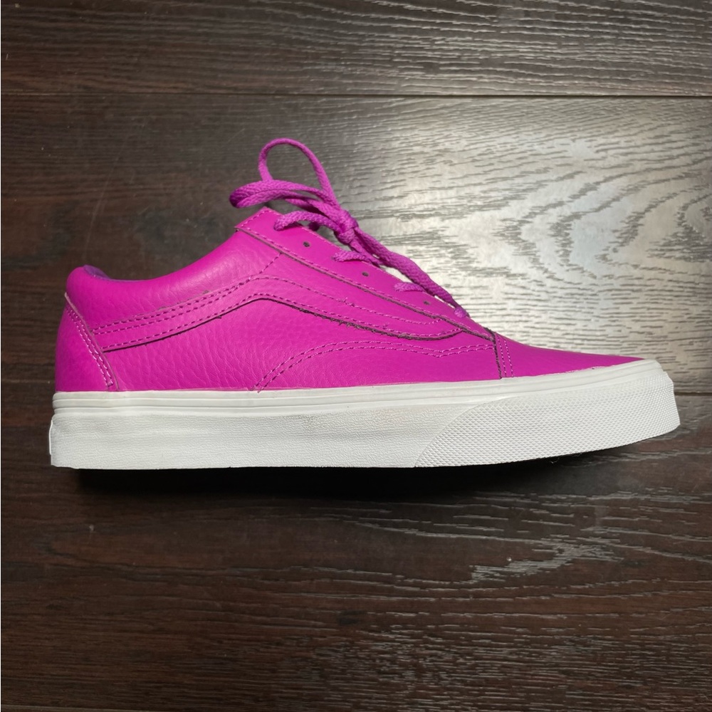 NWT Fuschia Vans Leather Skate Shoes